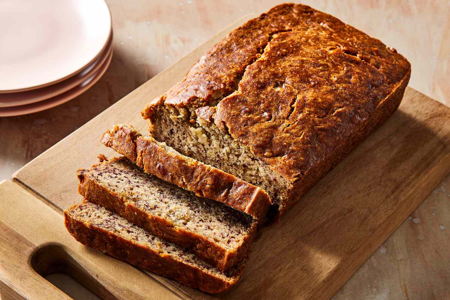 Keep Your Banana Bread Moist for Days: Storage & Freezing Guide